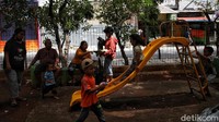 Selain itu tempat ini juga memerlukan sarana bermain agar anak-anak tidak bosan.