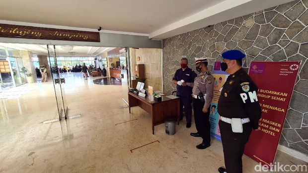 Aparat Kawal Pleno KPU Sukabumi