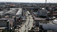 Diketahui, jumlah penduduk di Kota Pontianak setiap tahunnya mengalami peningkatan yang cukup signifikan, dimana pada tahun 1990 jumlah penduduk keseluruhan mencapai 431.328 jiwa, dan dalam kurun waktu 10 tahun,pada tahun 2000, meningkat menjadi 464.534 jiwa atau dengan pertumbuhan sebesar 7,7 persen.