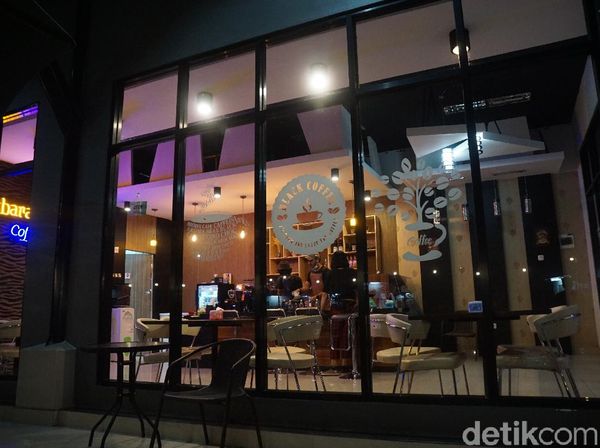 Kafe Hits Tempat Remaja Nongkrong di Perbatasan RI-Malaysia