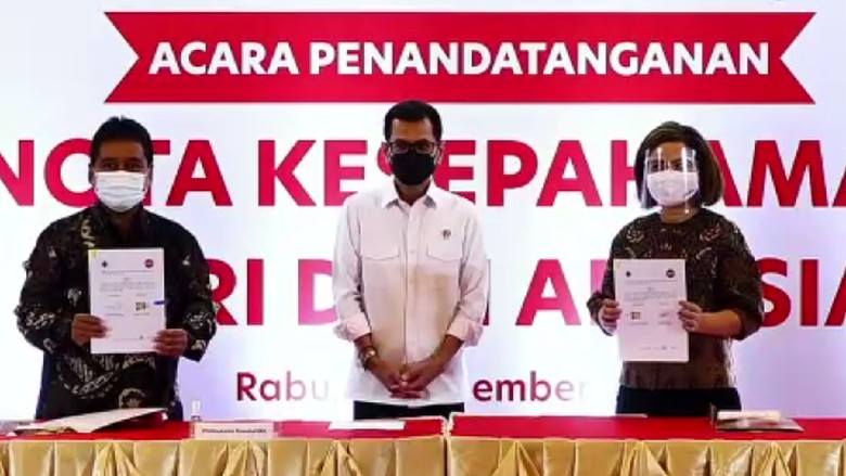 Duet PHRI-AirAsia Tawarkan Paket Wisata Domestik Menarik Mulai 2021 PHRI dan AirAsia sepakat menjual berbagai paket wisata domestik dengan harga terbaik mulai 2021. Paket ini sudah termasuk hotel dan tiket pesawat.