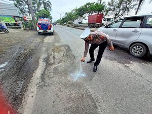 Pak Menteri PUPR, Jalanan Gresik hingga Bojonegoro Rusak Perlu Perbaikan