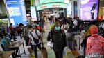 Hiruk Pikuk di Stasiun Gambir Jelang Libur Natal dan Tahun Baru
