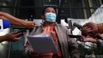 KPK Dapat Kiriman Sampel Paket Sembako Bansos COVID-19