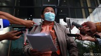 Terkait dengan kasus korupsi sembako bansos Corona, MAKI menduga dana bansos Corona dikorupsi lebih dari Rp 10 ribu per paket. Koordinator MAKI Boyamin Saiman menyebut berdasar penelusuran MAKI, ditemukan barang sembako yang dibagikan kepada masyarakat seharga kurang-lebih Rp 188 ribu. Menurutnya, barang tersebut berupa 10 kg beras, minyak goreng 2 liter, 2 kaleng sarden 188 gram, roti biskuit kelapa 600 gram, susu bubuk Indomilk 400 gram.