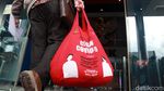 KPK Dapat Kiriman Sampel Paket Sembako Bansos COVID-19