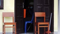 Dua pasien positif COVID-19 menjalani isolasi mandiri di bawah pengawasan Puskesmas Tempel, Sleman. 