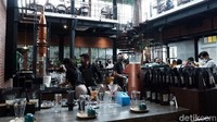 Setelah berhasil mengenalkan Kopi Jenderal di Jakarta saat ulang tahun ke-60-nya, Dirut Bulog Budi Waseso kembali meluncurkan kafe Kopi Jenderal jilid II di Bandung.