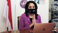 Seminar tersebut membahas program prioritas pelayanan untuk KIBBLA dalam mengatasi tingginya kematian ibu melahirkan dan bayi baru lahir dalam masa pandemi COVID-19 dalam menjalani kebiasaan baru dengan protokol kesehatan.