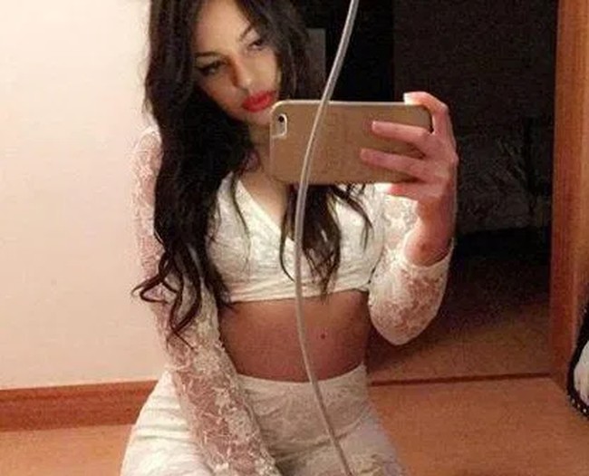 Natacha juga membuka pesan-pesan nakal yang dikirim Ronaldo. Pesepakbola yang baru kembali ke tim Manchester United itu mengirimkan pesan pujian soal bokong Natacha. Foto: Instagram