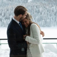 Pangeran Philippos, pangeran tampan dari Yunani menikahi kekasihnya Nina Flohr, Sabtu (14/12/2020). Pasangan tersebut menikah secara sederhana, hanya di catatan sipil.  Foto: Instagram