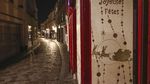 Paris Sunyi saat Jam Malam Menyapa