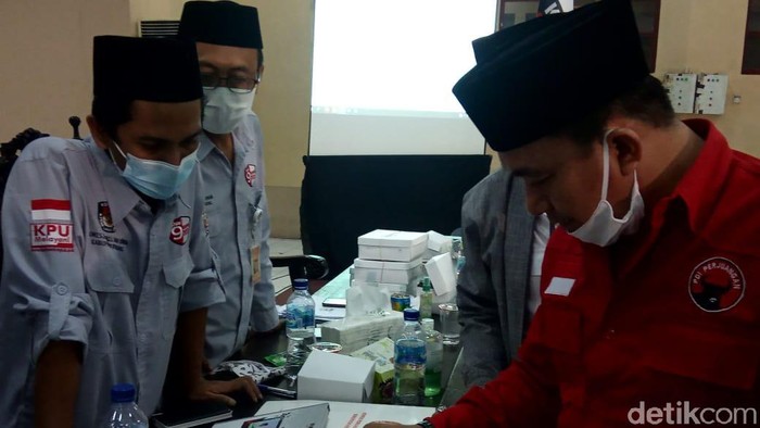 Penandatanganan hasil rekapitulasi suara Pilkada Rembang 2020, Selasa (15/12/2020) malam.