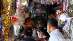 Pernak-pernik Natal Tetap Dicari Pembeli Meski Pandemi