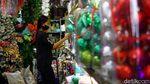 Pernak-pernik Natal Tetap Dicari Pembeli Meski Pandemi