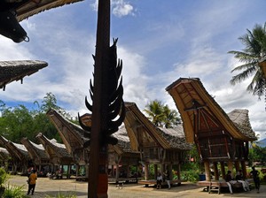 Mengenal Rumah Adat Tongkonan Toraja, Sejarah hingga Keunikan Arsitekturnya