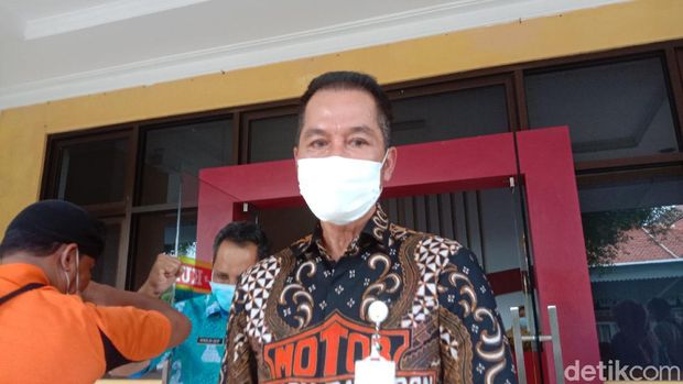Plt Bupati Kudus HM Hartopo kepada wartawan di temui di lingkungan pendapa Kabupaten Kudus, Rabu (16/12/2020).