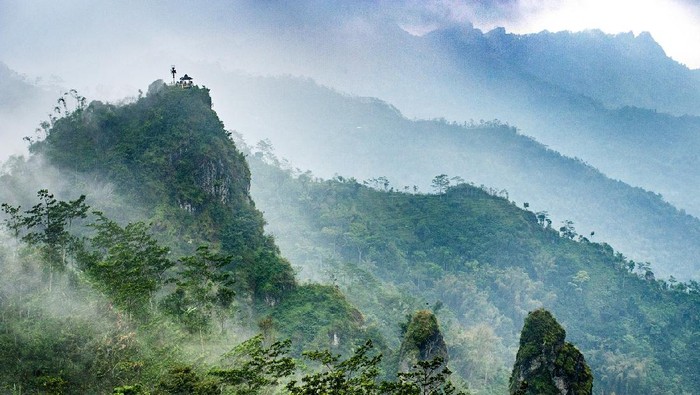 Puncak Suroloyo