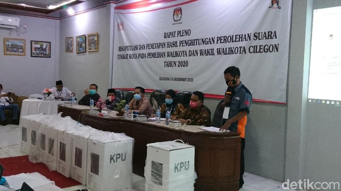 Rapat pleno rekapitulasi suara Pilwalkot Cilegon (M Iqbal/detikcom)