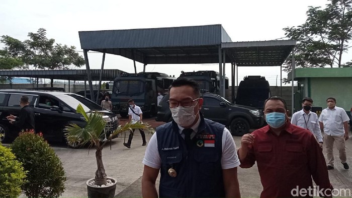 Ridwan Kamil datangi Polda Jabar untuk diminta keterangan kerumunan Megamendung