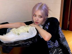 Jadi Brand Ambassador, Intip Deretan Hadiah Mahal YSL untuk Rose Blackpink