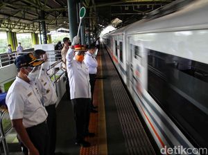 Saat Menhub Tinjau Kesiapan Stasiun Gambir Sambut Libur Nataru