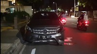 Mobil yang dikendarai Salsahabilla menabrak Mazda warna hitam dengan nomor polisi B 2546 TBK dan Mazda putih nomor polisi B 88 DEC. Foto: dok ist