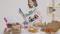 Gadis yang akrab disapa Shalsa ini ternyata hobi kulineran. Ia banyak mengunggah momen makan dan ngemil seru. Ia doyan banget makan burger, donat dan pizza. Foto: instagram @salshabillaadr