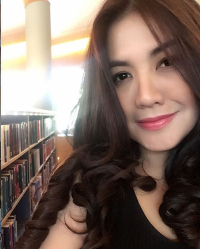 Cornelia Agatha kini menjalani profesi sebagai seorang pengacara. Pada tahun 2018 dirinya berhasil memperoleh gelar sarjana dari Universitas Kristen Indonesia (UKI) tempatnya menempuh pendidikan Ilmu Hukum. Foto: Instagram/perempuanpanggung