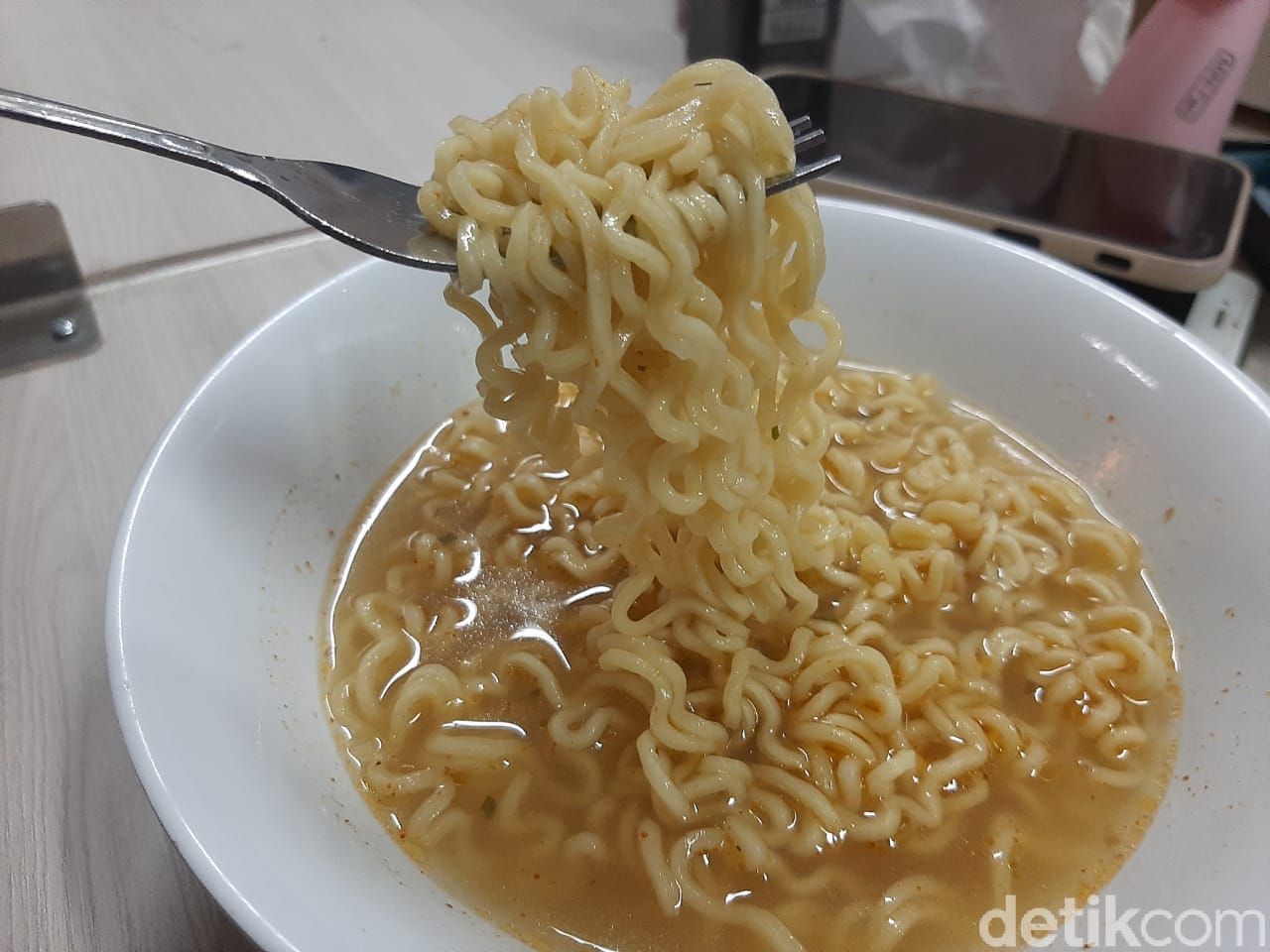 Viral Masak Supermi Challenge 1 Menit 45 Detik Begini Rasanya