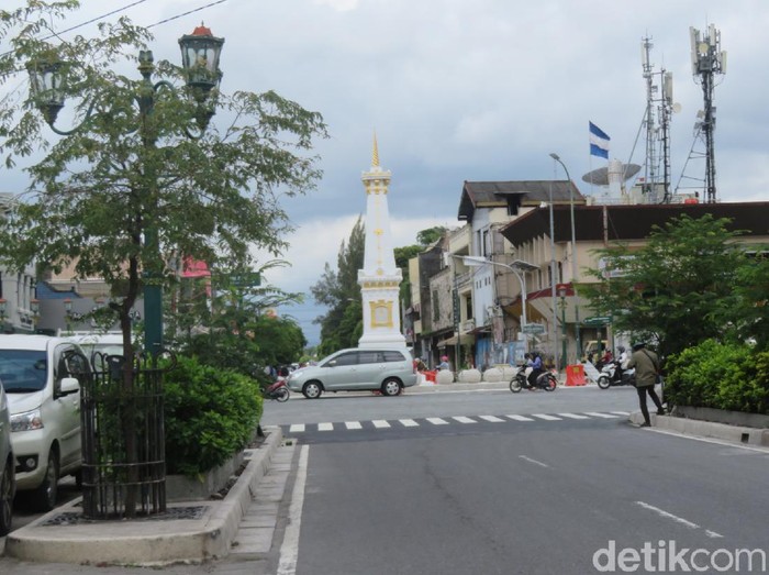 Tugu Pal Putih Yogyakarta bebas dari kabel listrik, Rabu (16/12/2020)