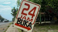 Sejumlah Rumah makan yang kesulitan bertahan dalam situasi pandemi pun kemudian tutup karena mengalami penurunan omzet.