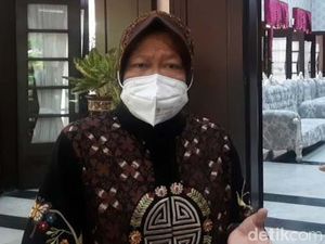 Risma Enggan Tanggapi Namanya Masuk Bursa Menteri Jokowi