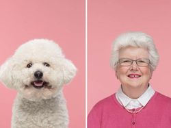 10 Momen Majikan Kembaran dengan Anjing Peliharaan, Cute!