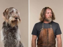 10 Momen Majikan Kembaran dengan Anjing Peliharaan, Cute!