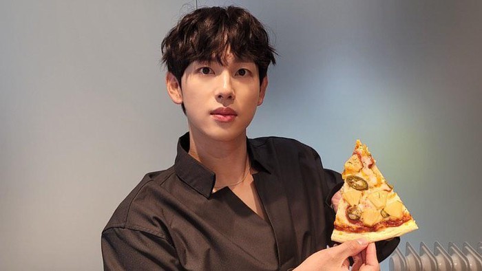 10 Potret Im Siwan Pemeran Drama Korea Run On