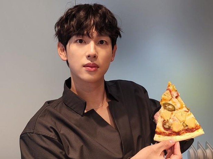 10 Potret Im Siwan Pemeran Drama Korea Run On