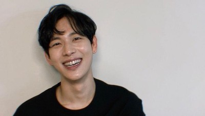 10 Foto Tampan Im Siwan Pemeran Drama Korea Run On