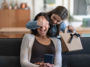 40 Inspirasi Kado untuk Hari Ibu yang Berkesan