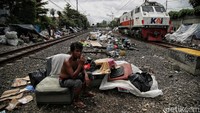 Sebaliknya, jika pandemi COVID-19 tidak terjadi, Menkeu menyebutkan tingkat kemiskinan di Indonesia untuk pertama kalinya akan berada di bawah 9 persen, tepatnya 8,9 persen.  