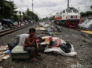 Persentase Orang Miskin Tembus 10,19% Setahun Corona