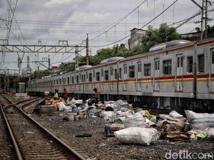 Penduduk Miskin RI 27,55 Juta Orang, Terbanyak di Jawa