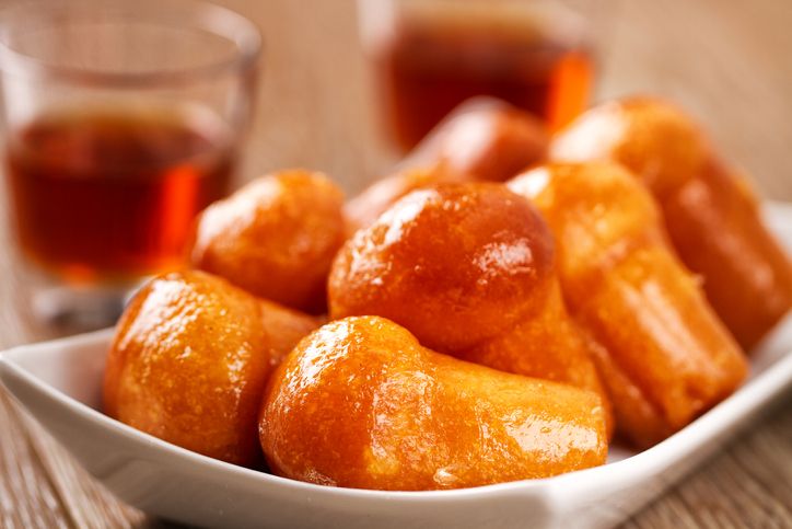 Apa Benar Tambahan Rhum pada Kue Bisa Bikin Mabuk?
