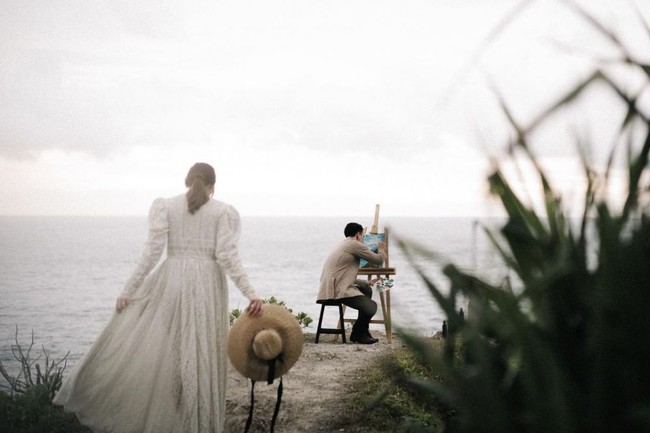 Setelah melamar sang kekasih, Patricia Devina, di hamparan salju saat tengah berlibur ke Zermatt, Swiss, pada 31 Desember 2019, kini Billy Davidson semakin memperlihatkan keseriusannya dengan melakukan pemotretan prewedding bersama Patricia. Foto: Instagram/@caliaphoto