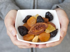 Makan Buah Kering Lebih Sehat Dibanding Buah Segar? Ini Kata Peneliti