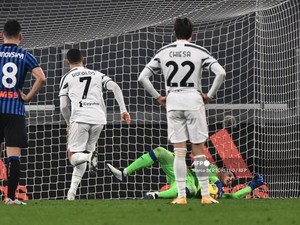 Maaf Ronaldo, Gollini Tak Lagi Semudah Itu Kau Taklukkan