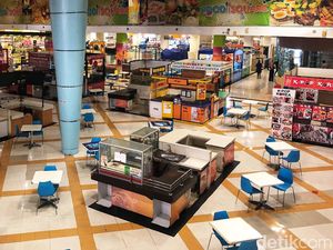 Foto: Miris Gegara Corona Tempat Makan di Mall Ini Sepi