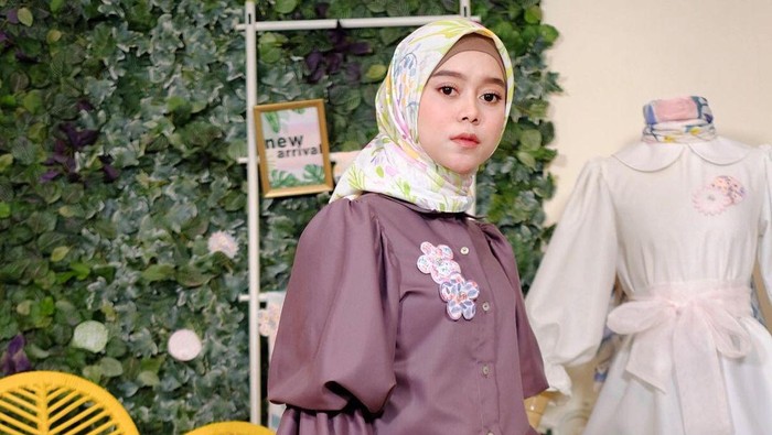 Koleksi hijab Lesti Kejora