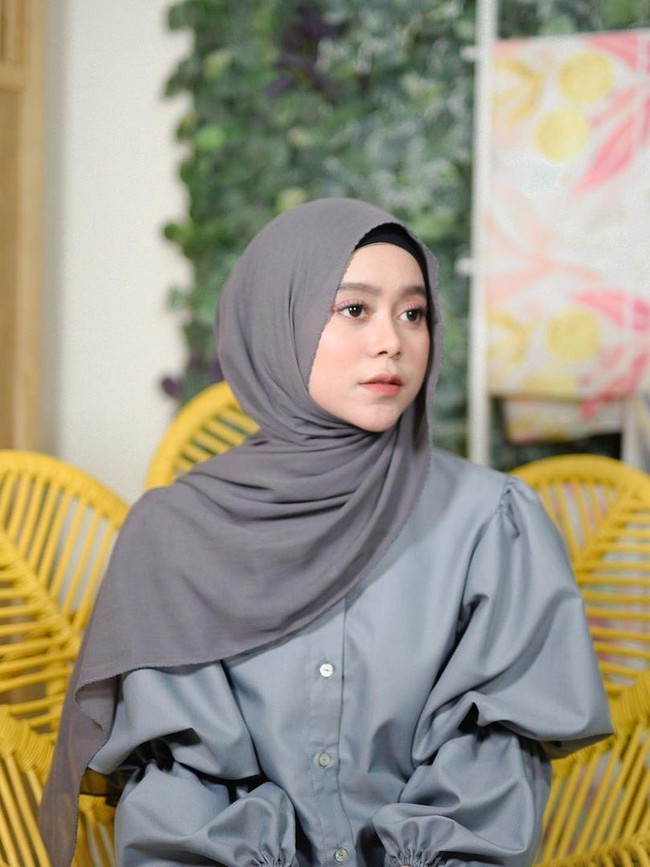 Nomor lima ditempati Lesti Kejora. Pedangdut terkenal asal Indonesia ini mendapat predikat Golden Face. Foto: Instagram @lestidaily