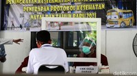 Pemeriksaan kesehatan ini mendapat sambutan baik dari para pengemudi bus. 